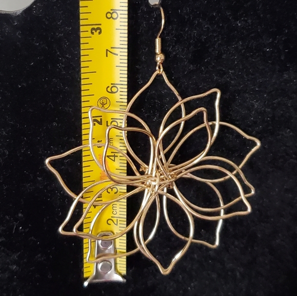 Bohemian Style Hollow Flower Earrings - Fashion Jewelry- Gold Color - Picture 6 of 7